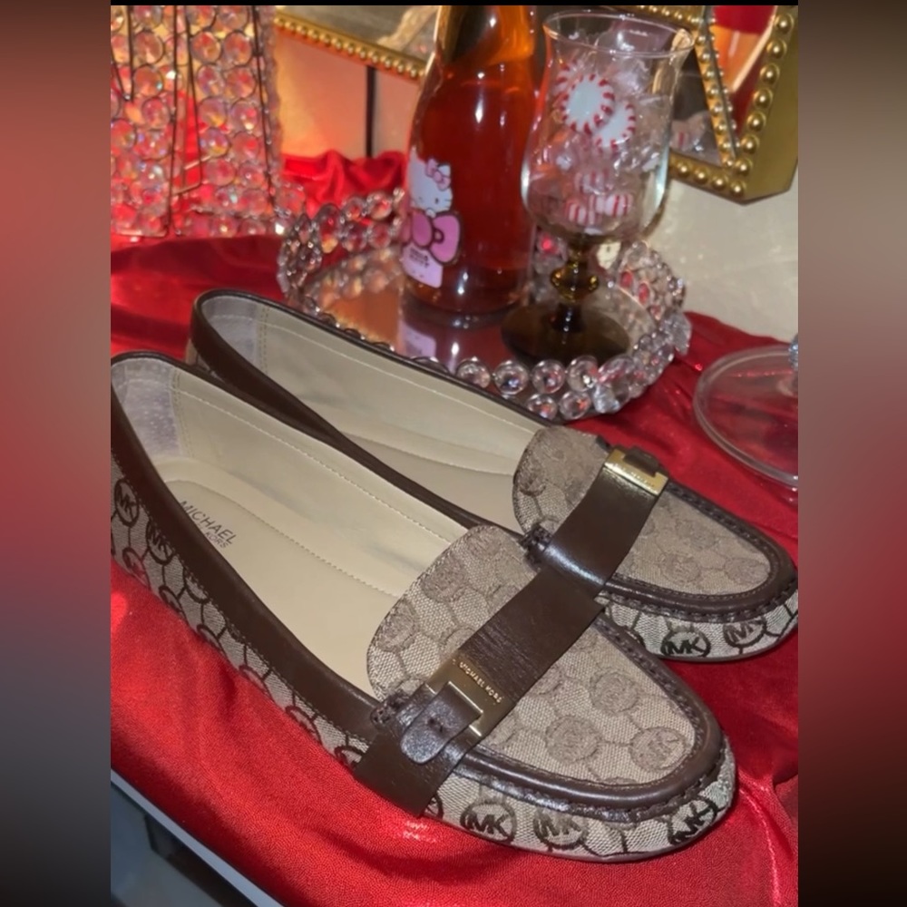 Michael Kors Brown Monogram Loafers🍂🤎 - Picture 2 of 7